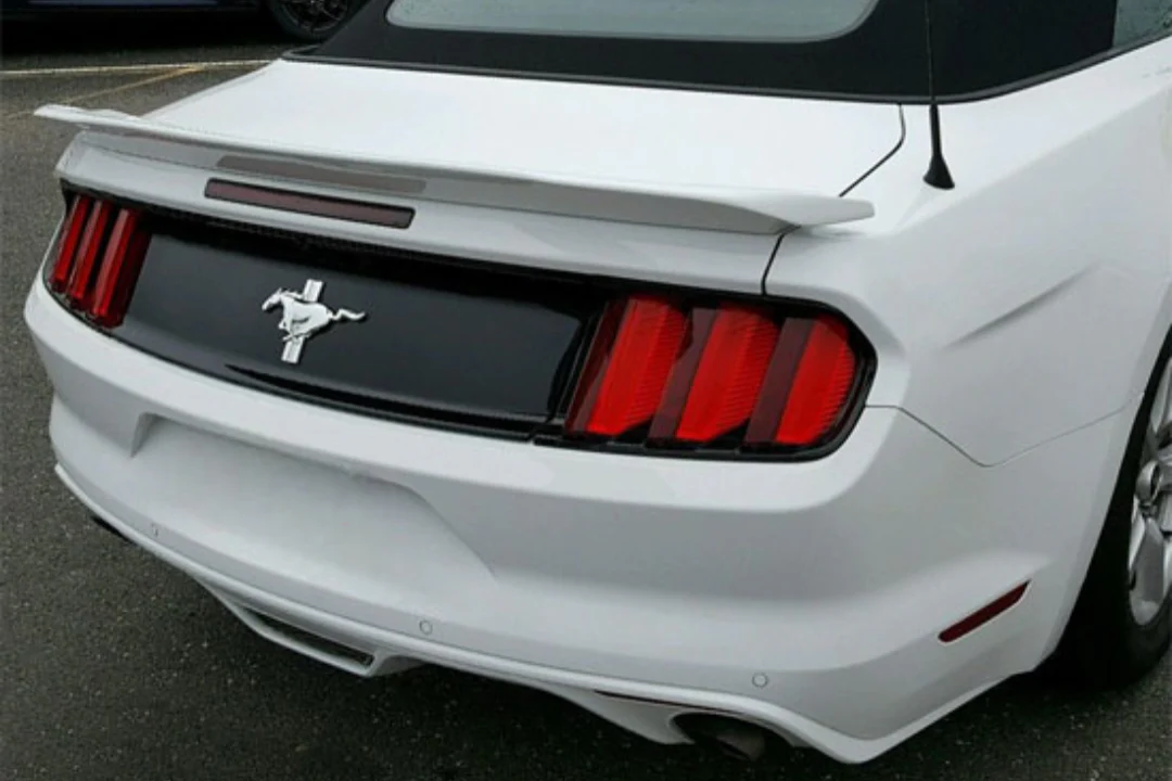 2015 Ford Mustang (Convertible) : Spoiler Painted - Image 4