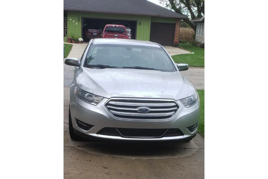 2013-2019 Ford Taurus : Front Bumper Painted (WITH: Auto Park Assist System) - Image 4
