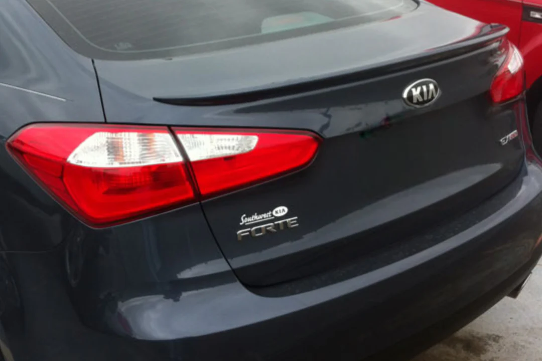 2015 Kia Forte : Spoiler Painted - Image 5